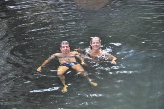 Começo de dia saudável: banho na cahoeira Renascer, na Chapada dos Veadeiros, região de Cavalcante - GO